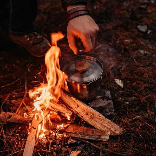 Uberleben Kessel Camp Pot